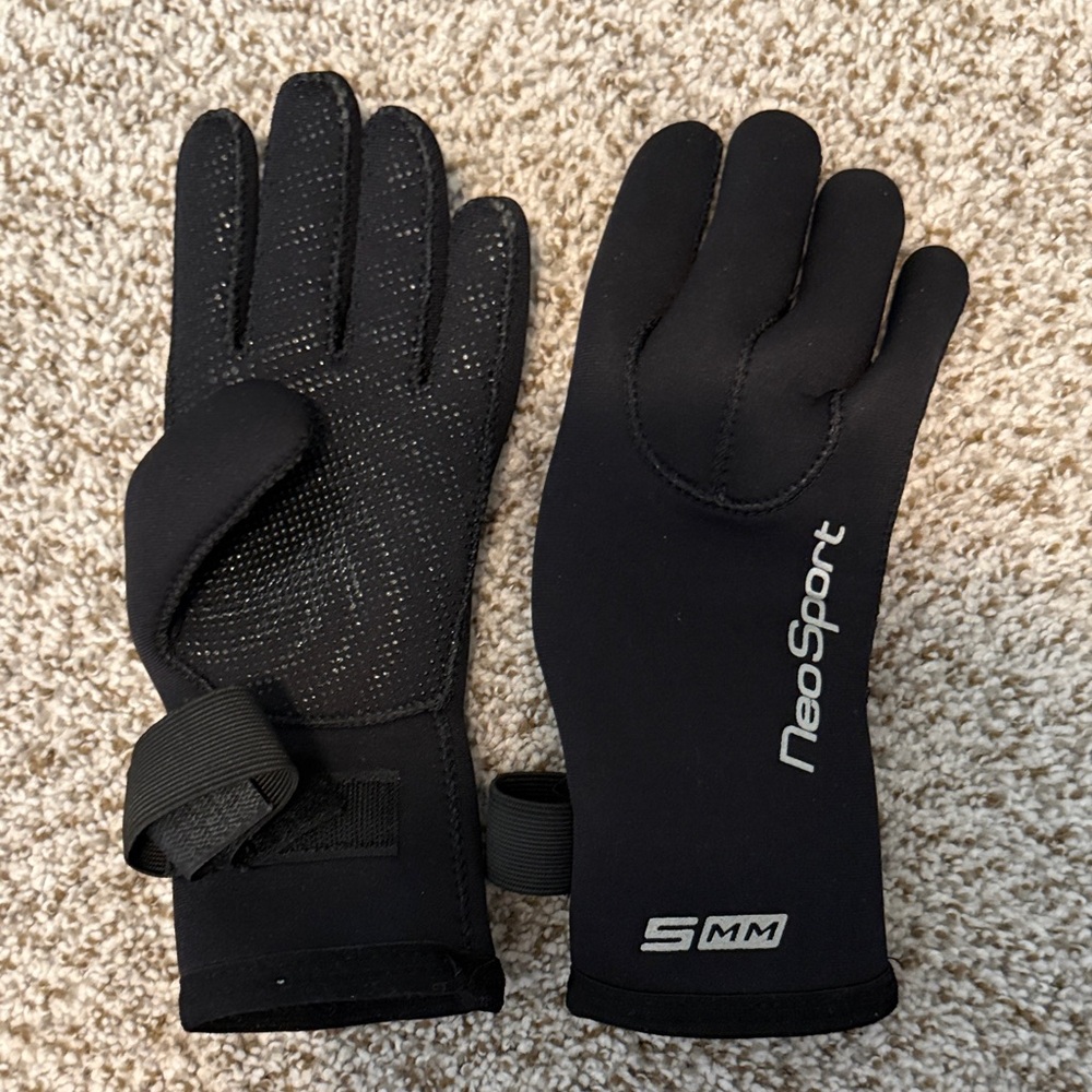 NeoSport Black Neoprene Gloves 5mm